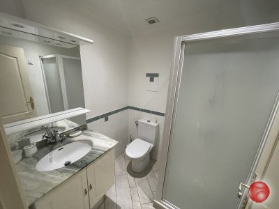 Сдам трехкомнатную квартиру с двумя ванными комнатами около Hotel Negrasco